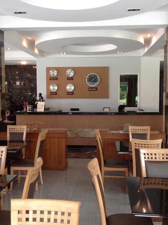 Hotel Marsi Pattaya Extérieur photo