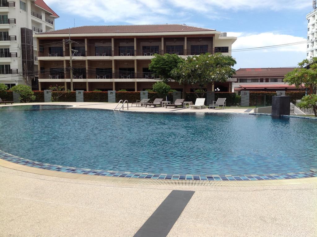 Hotel Marsi Pattaya Extérieur photo
