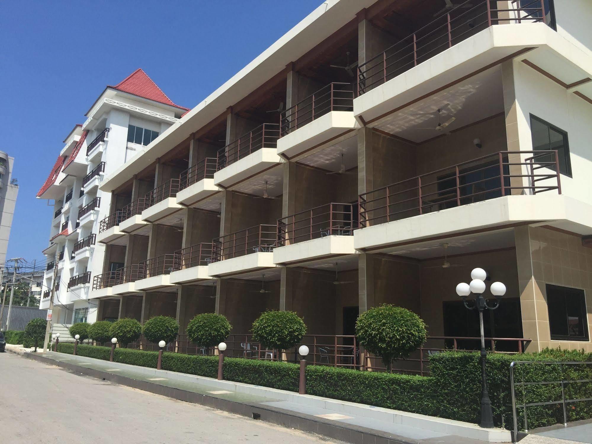 Hotel Marsi Pattaya Extérieur photo