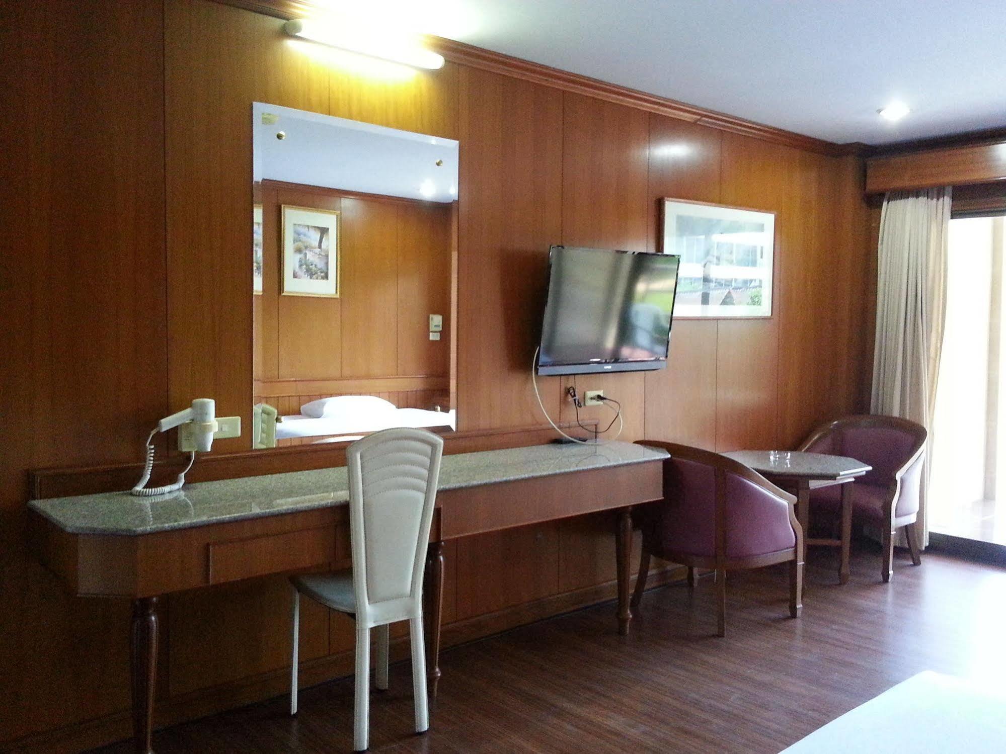 Hotel Marsi Pattaya Extérieur photo