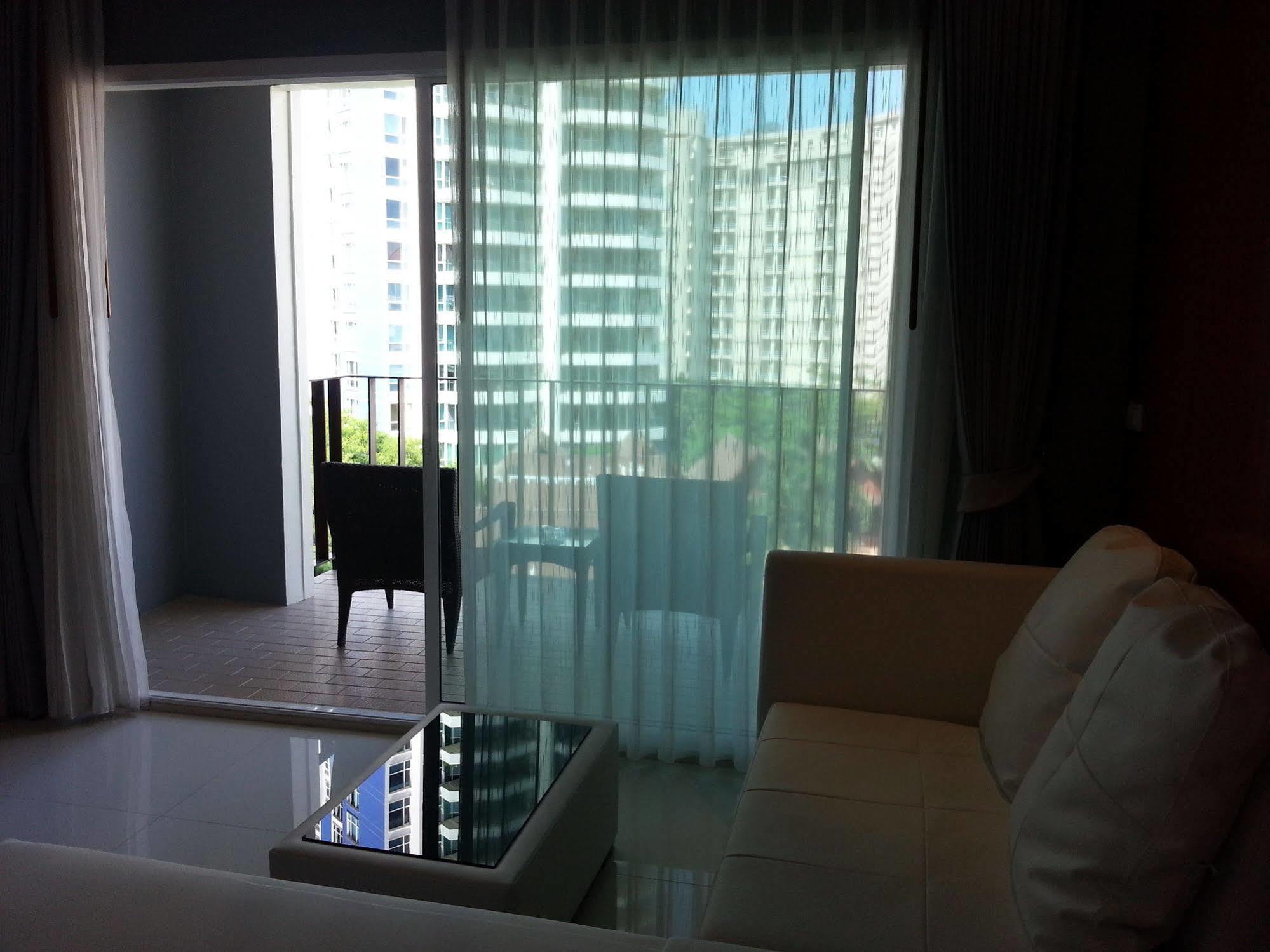 Hotel Marsi Pattaya Extérieur photo