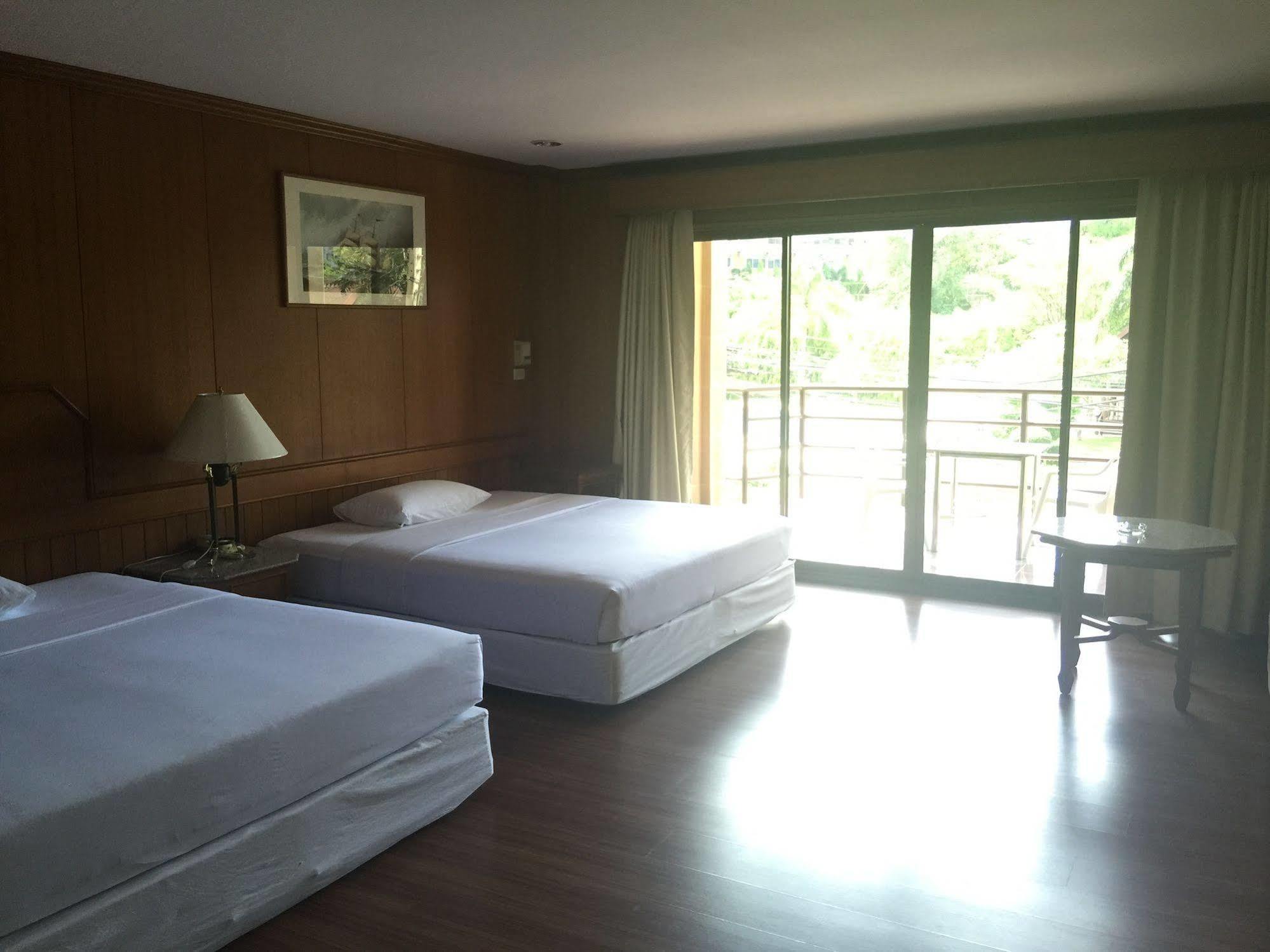 Hotel Marsi Pattaya Extérieur photo