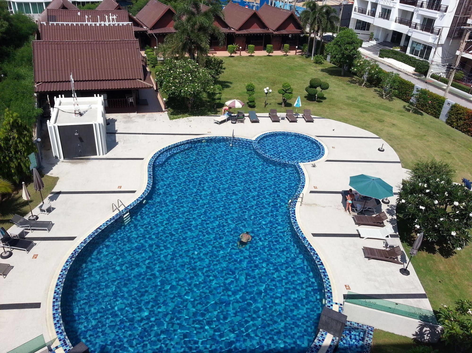 Hotel Marsi Pattaya Extérieur photo